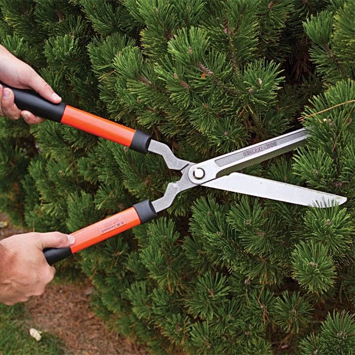 Leonard 9-inch Blade Crew Hedge Shears, 24.75-inch Overall Length 2 Leonard 9-inch Blade Crew Hedge Shears, 24.75-inch Overall Length - Image 2