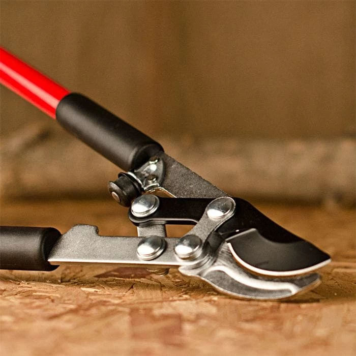 Corona Easy Cut Extendable Bypass Lopper 4 Corona Easy Cut Extendable Bypass Lopper - Image 4