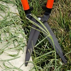 Bahco Long Handled Lawn Shear With Horizontal Cutting Blades -Garden And Outdoor Store p74 3