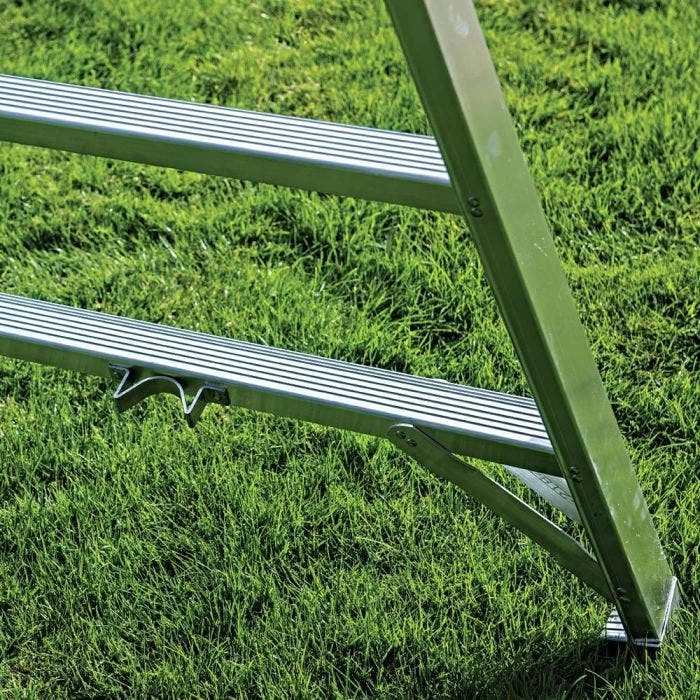 Strathmore 10-Foot Super-Duty Orchard Ladder 4 Strathmore 10-Foot Super-Duty Orchard Ladder - Image 4